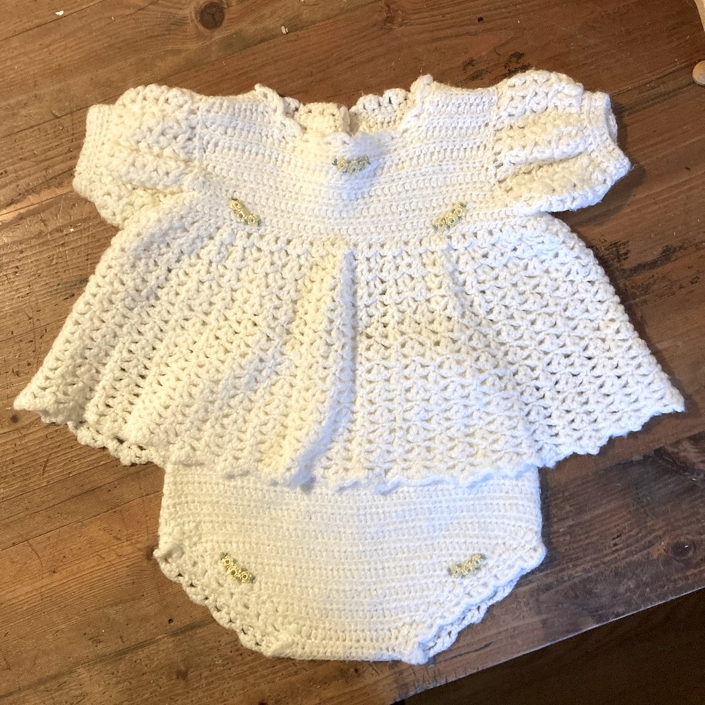 Beautiful vintage baby crocheted set!